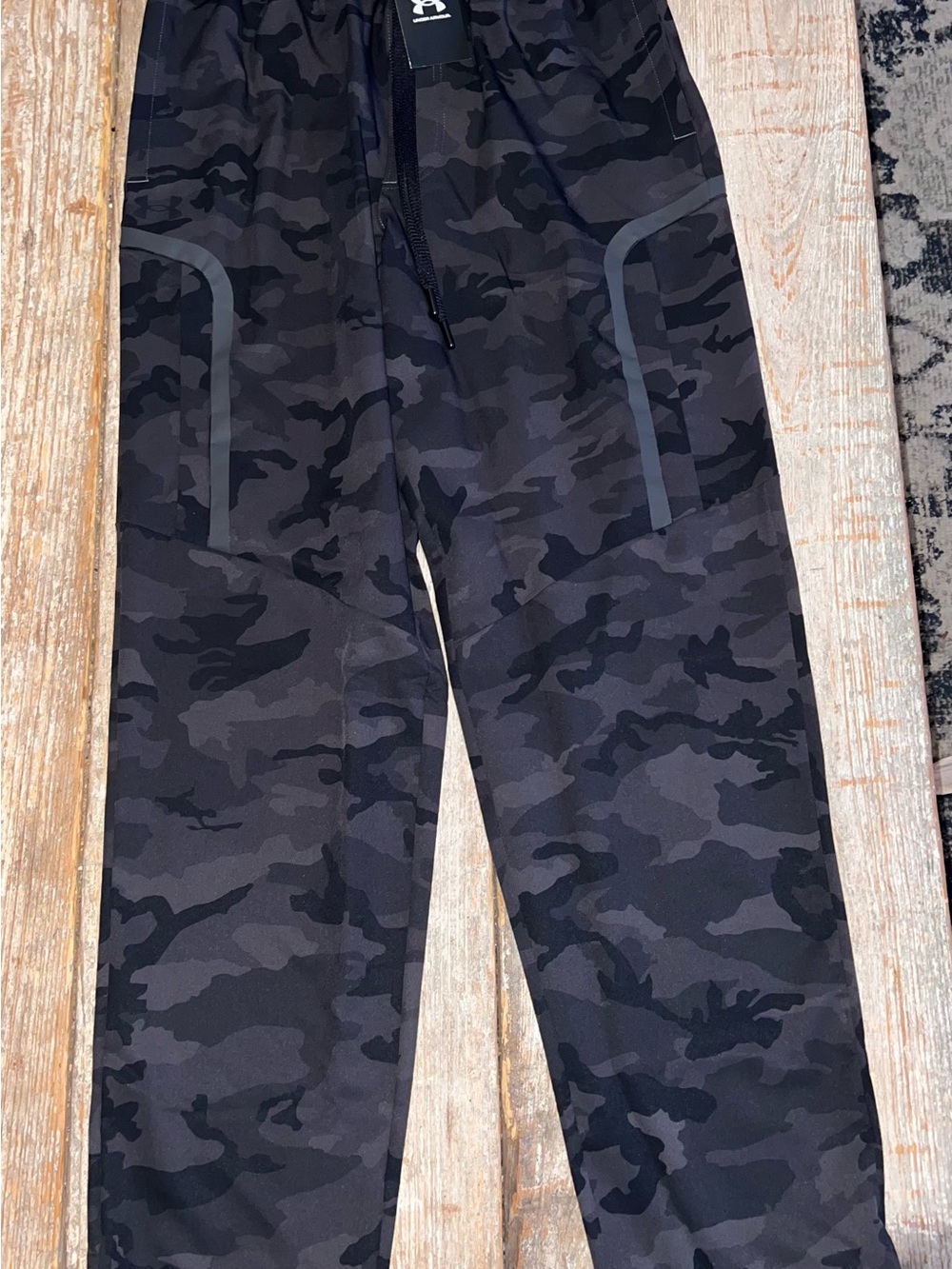 Under Armour Men’s Dark Gray/Black Camo Joggers